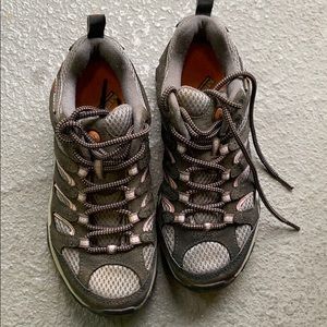 - Merrell hiking boots - Continuum Vibram